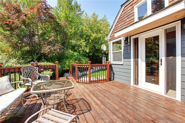 3 Reasons You Should Add a Deck to Your Home