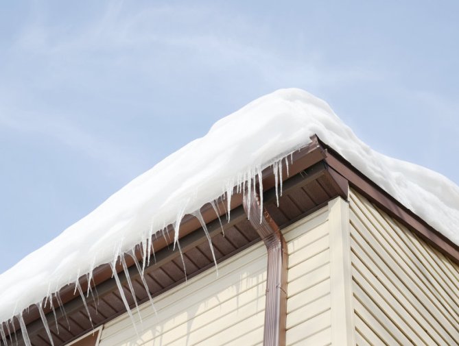 How to Know if Your Home Needs Ice Dam Removal
