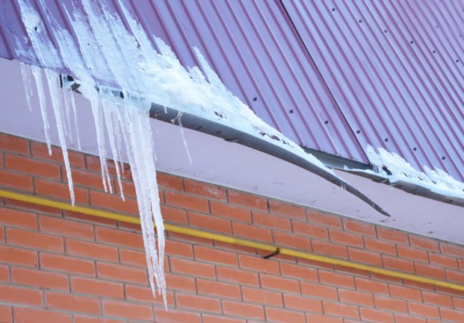 Prepare for Winter Storms With This Roofing Checklist