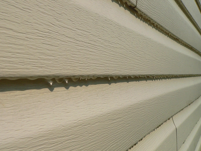 How Summer Can Affect Your Vinyl Siding