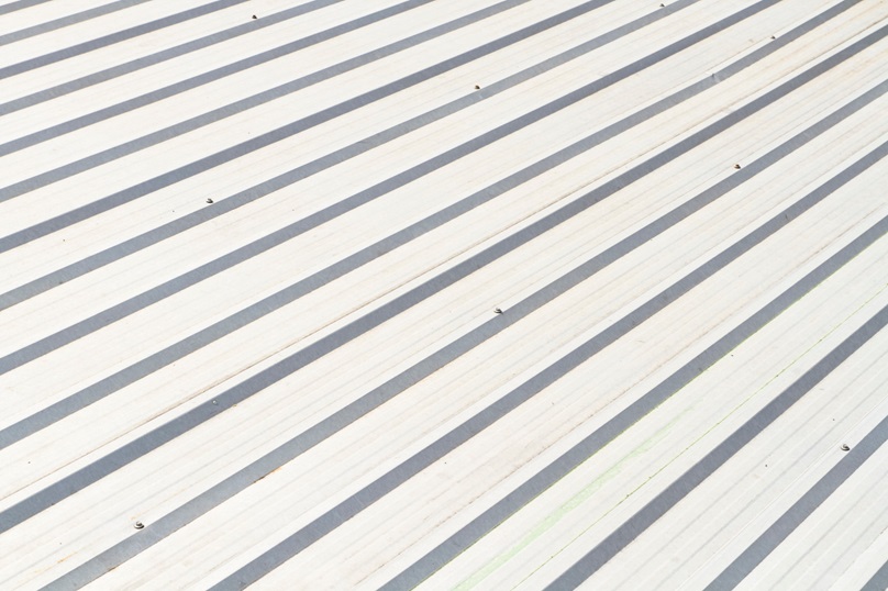 Choosing the Right Roofing Service for Commercial Properties